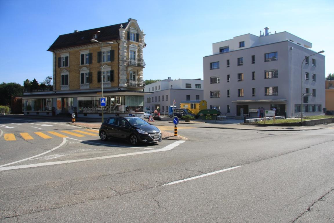 Blick auf die Kreuzung Bachtel-/Dürtnerstrasse in Hinwil