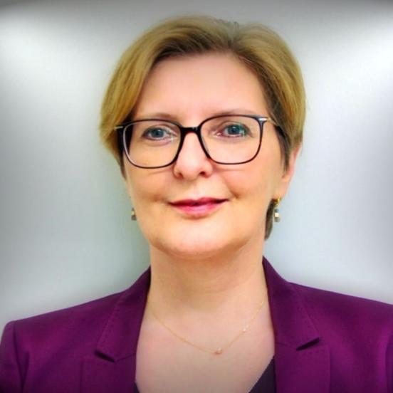 Protraitbild von einer Frau mit Brille