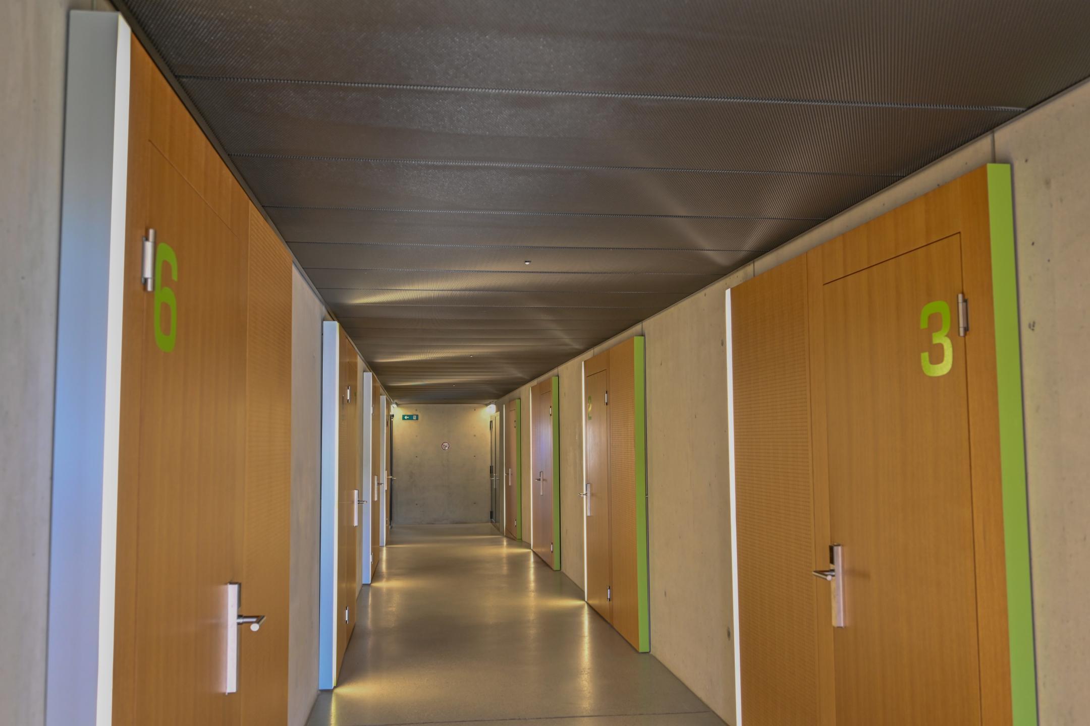 Blick in die Flucht der Zimmer im AZA