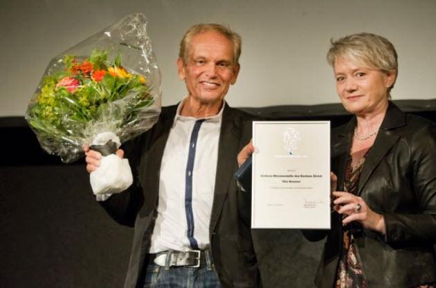 Mathias Brunner und Jacqueline Fehr bei der Preisübergabe