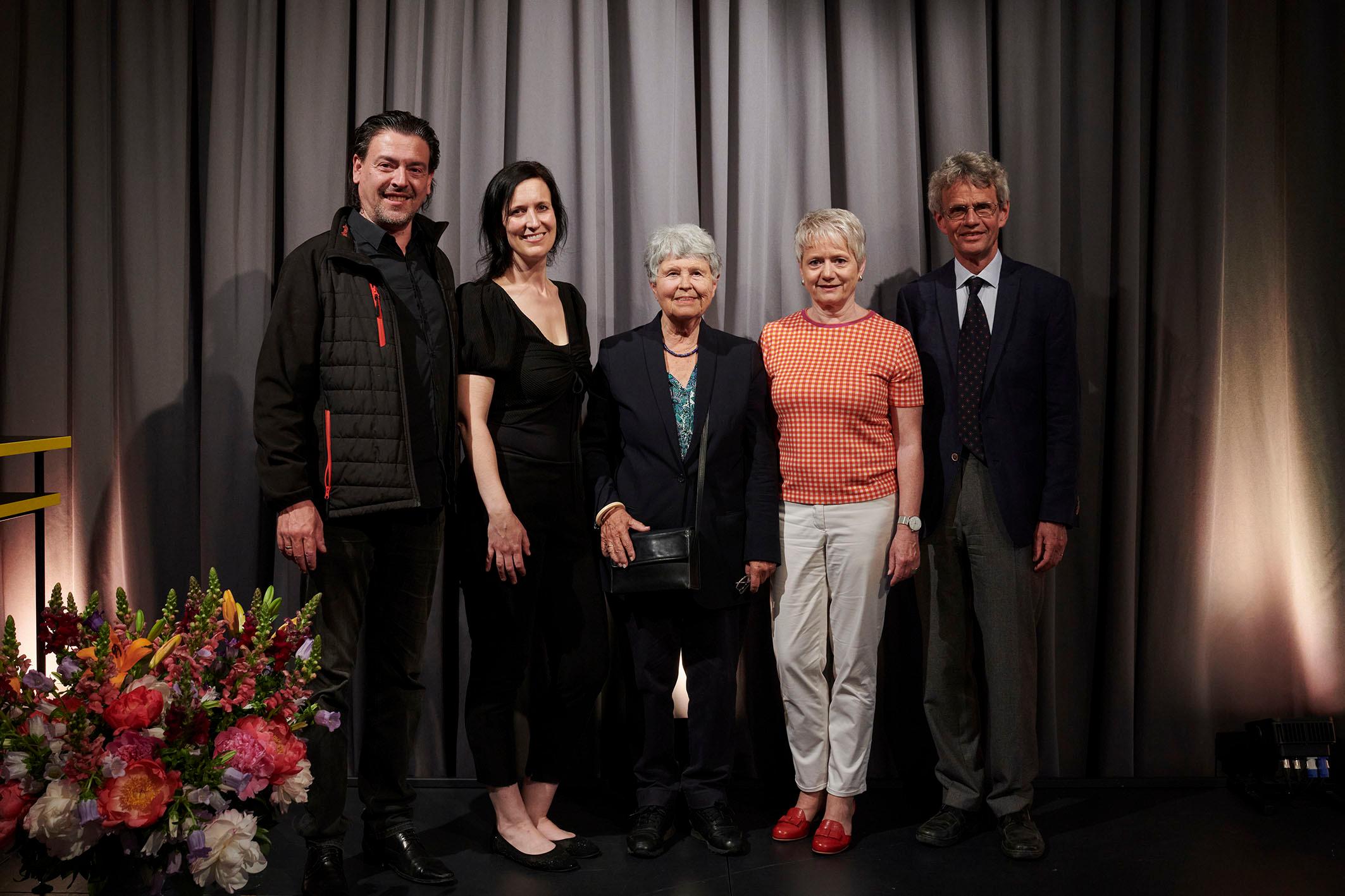 Gruppenbild mit Goran Kovacevic, Nina Ulli, Beatrice von Matt, Jacqueline Fehr,Peter Utz