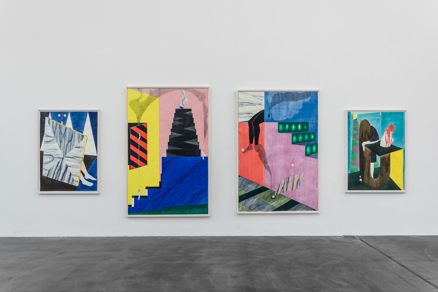 4 Werke an derWand, sehr farbig, abstrakt