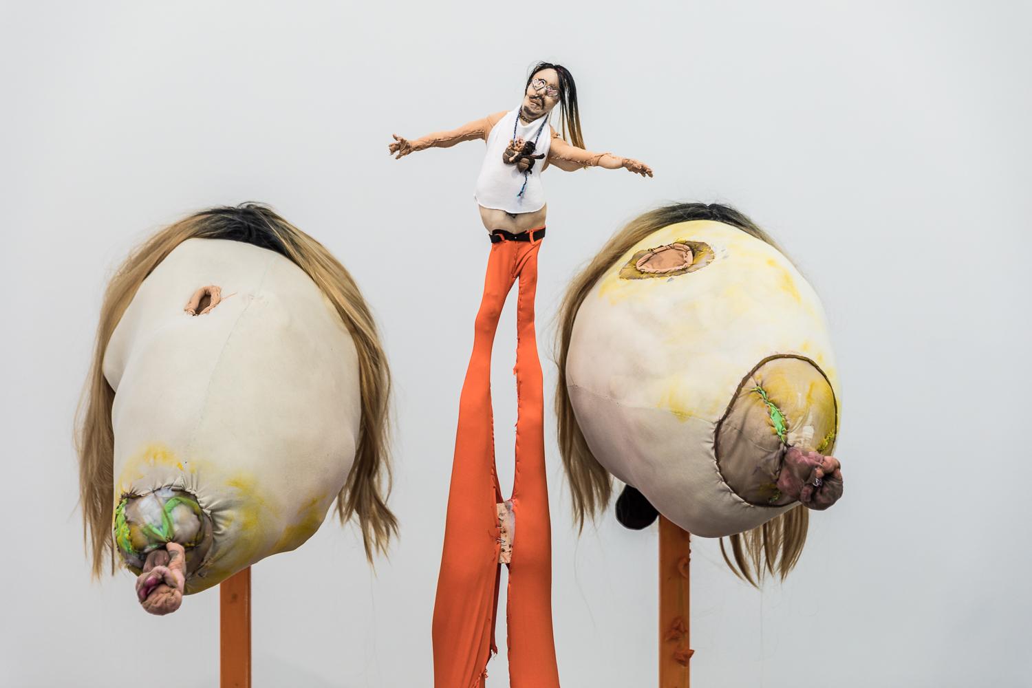 abstakte Gebilde, puppenartig