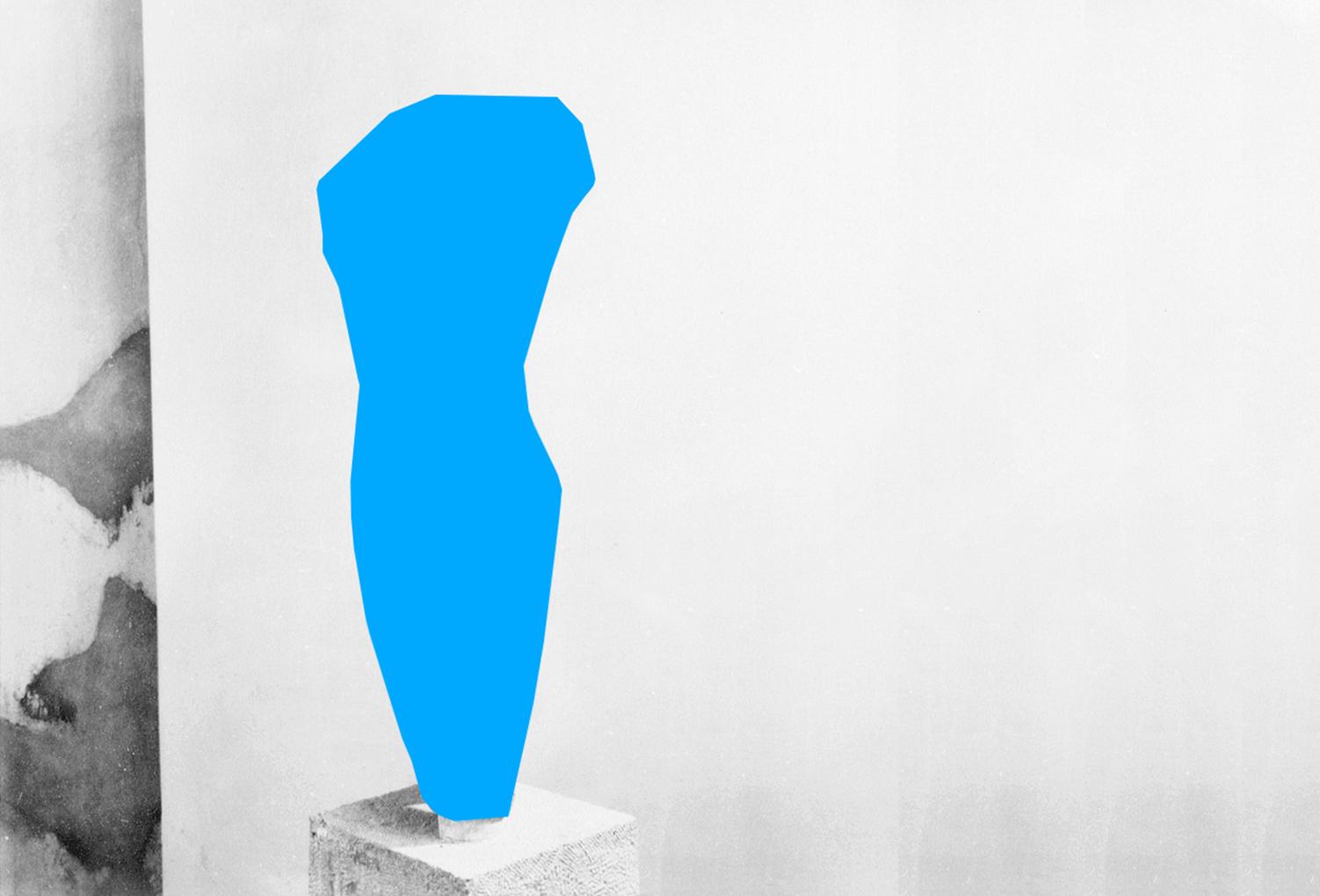 Collage: Statue blau auf grauem Hintergrund
