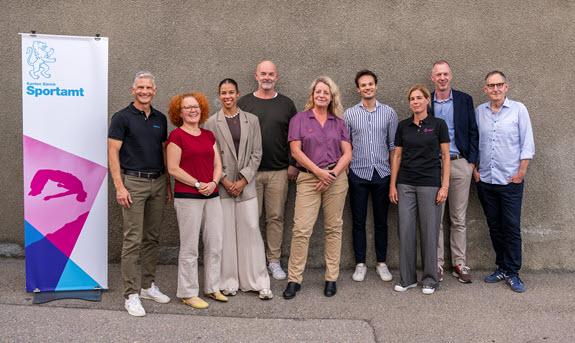 Gruppenfoto aller Referentinnen und Referenten des Symposiums Nachwuchs- und Leistungssport 2026