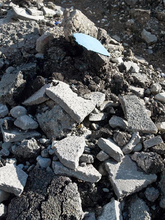 Ein Haufen von mineralischen Bauabfälle. Diese werden gesammelt, sortiert und zu Bauprodukten aufbereitet.