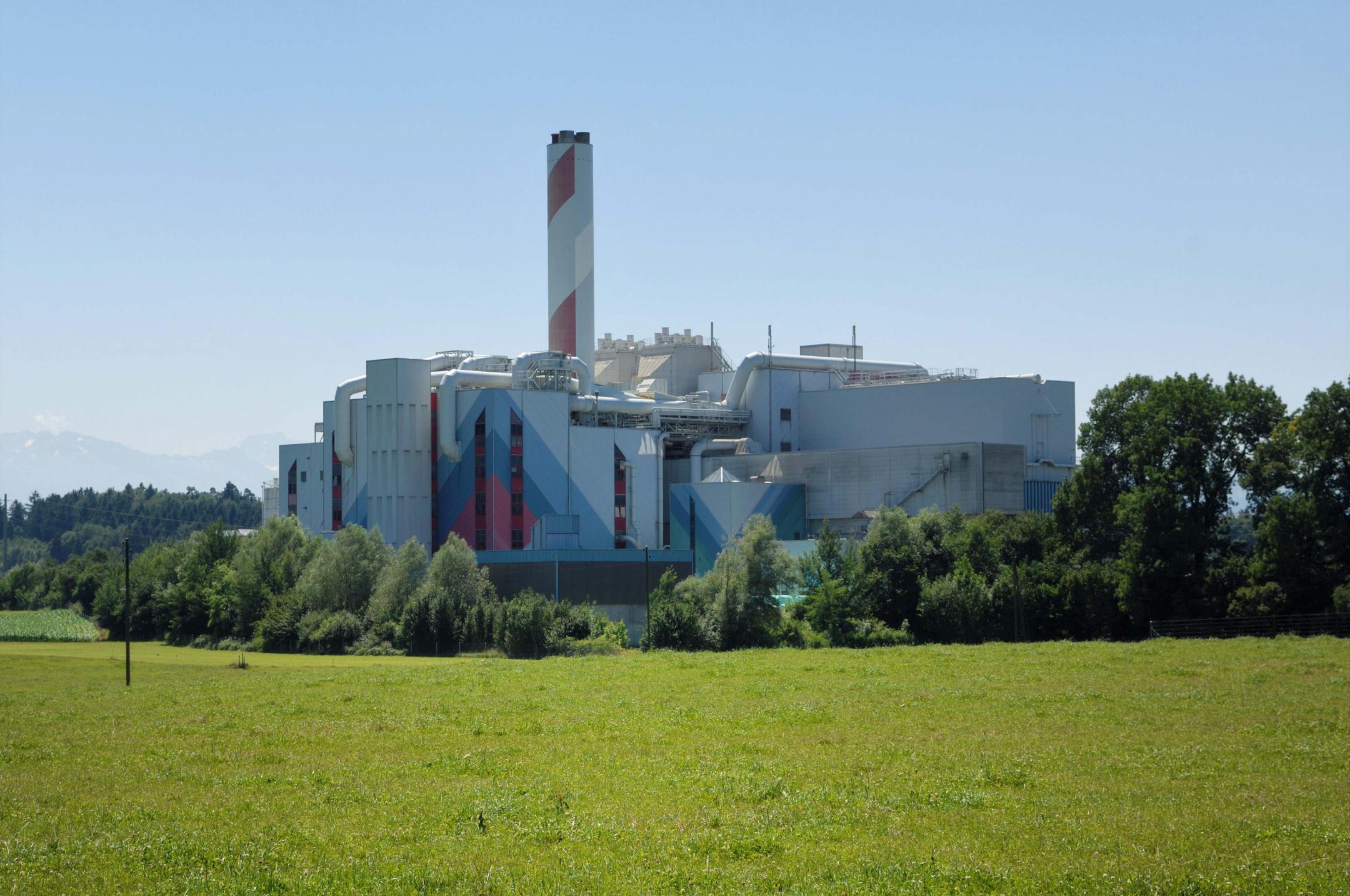 Seitenansicht der Kehrichtverwertungsanlage Hinwil