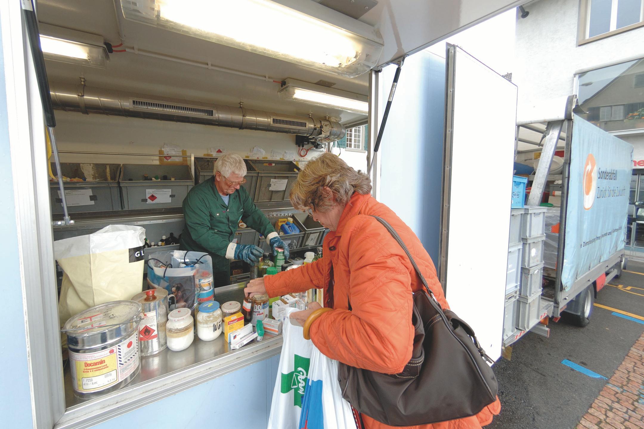 Sonderabfallmobil in Aktion