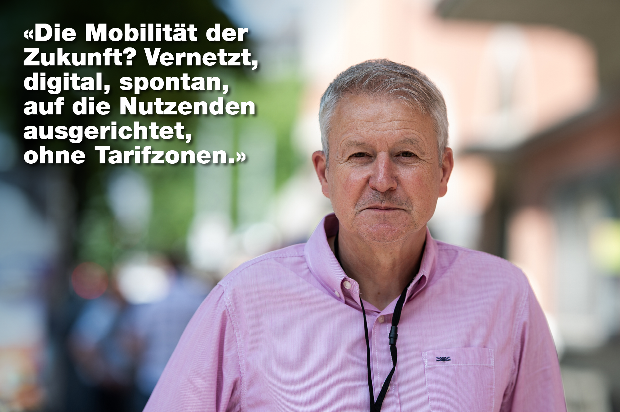 Porträtfoto von Thomas Hügli mit eingepflegtem Zitat gemäss Bildlegende.