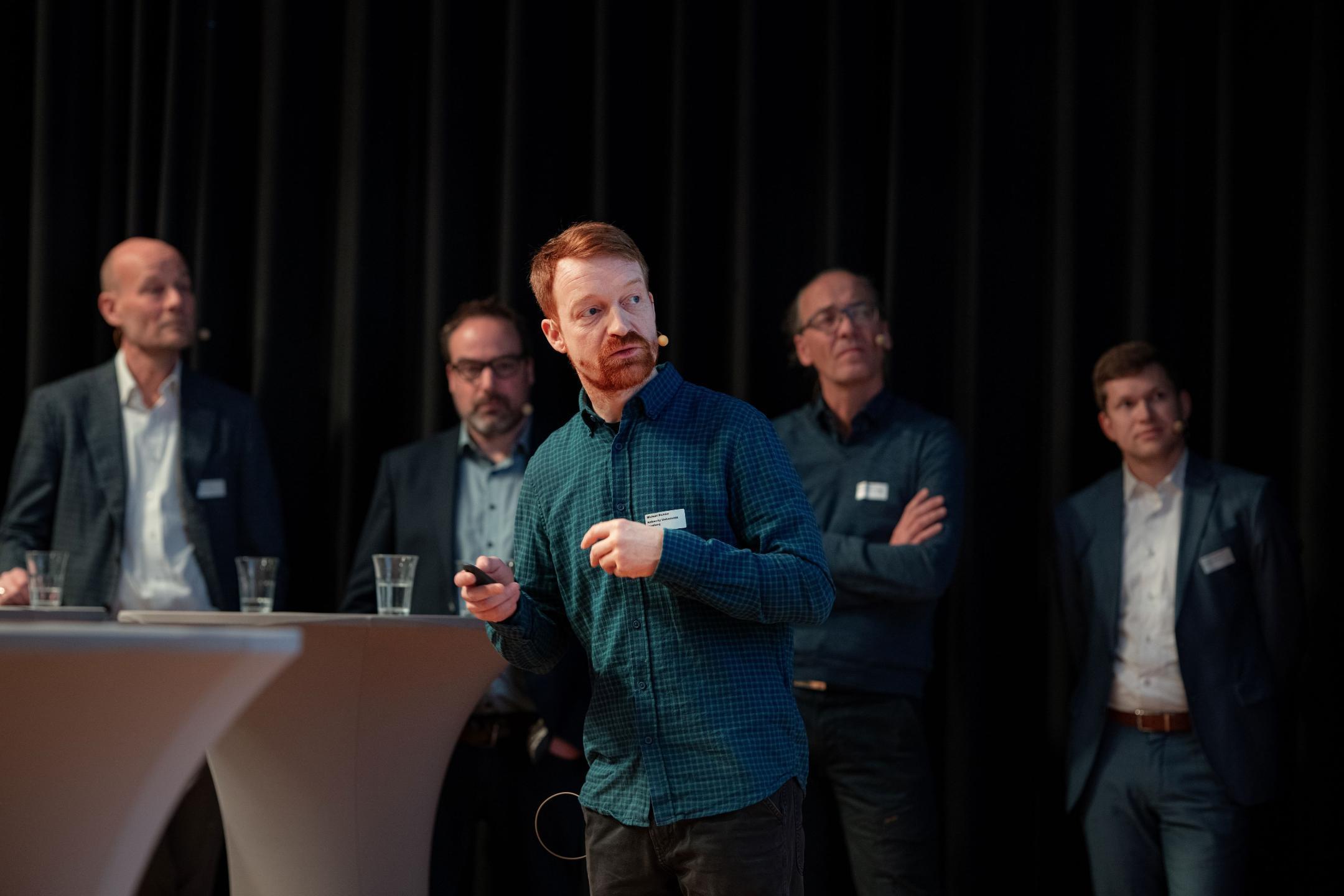 Martin Joos, Stadtingenieur von Winterthur, Prof. Tobias Baur von der Ostschweizer Fachhochschule, Michael Richter von der HafenCity Universität Hamburg, Gerhard Hauber, Executive Partner Henning Larsen und Lennart Rogenhofer, Losinger Marazzi .