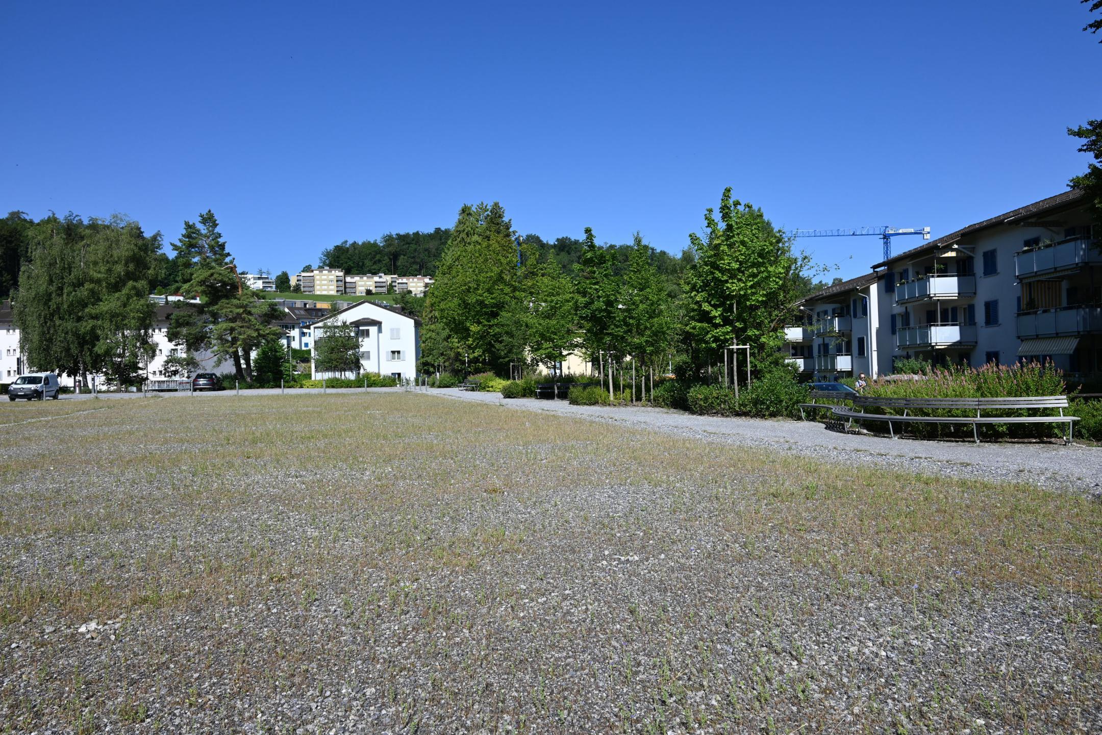 Sichtbar ist der Chilbiplatz in Thalwil, welcher aus einem Schotterrasen besteht, der eine temporäre Befahrbarkeit erlaubt.