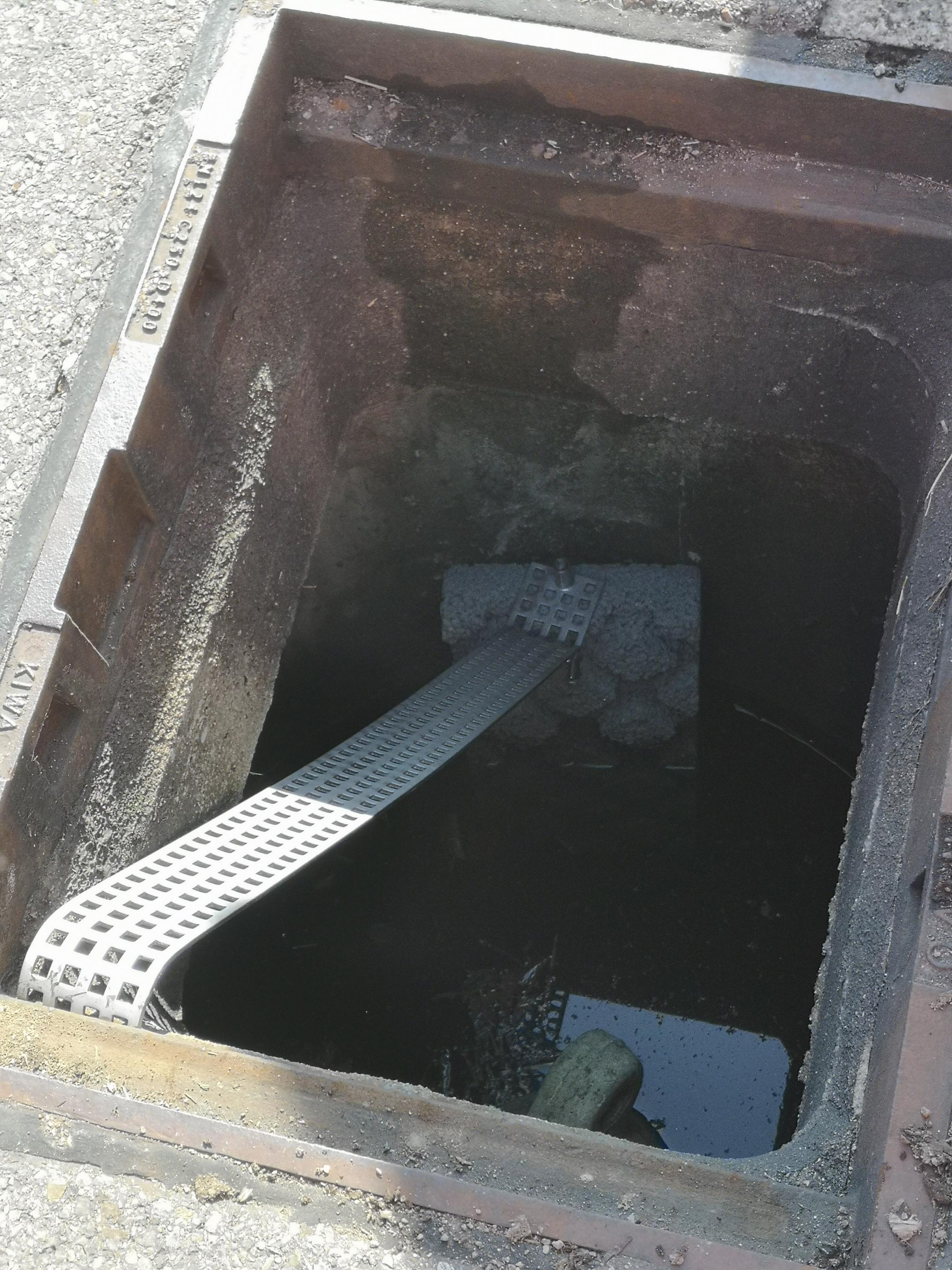 Foto eines Schlammsammlers mit Ausstiegshilfe