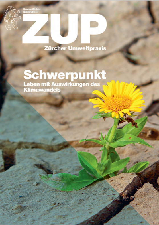 Titelseite Themenheft Auswirkungen des Klimawandels. Aufgesprungener Boden aus dem eine Blüte wächst.