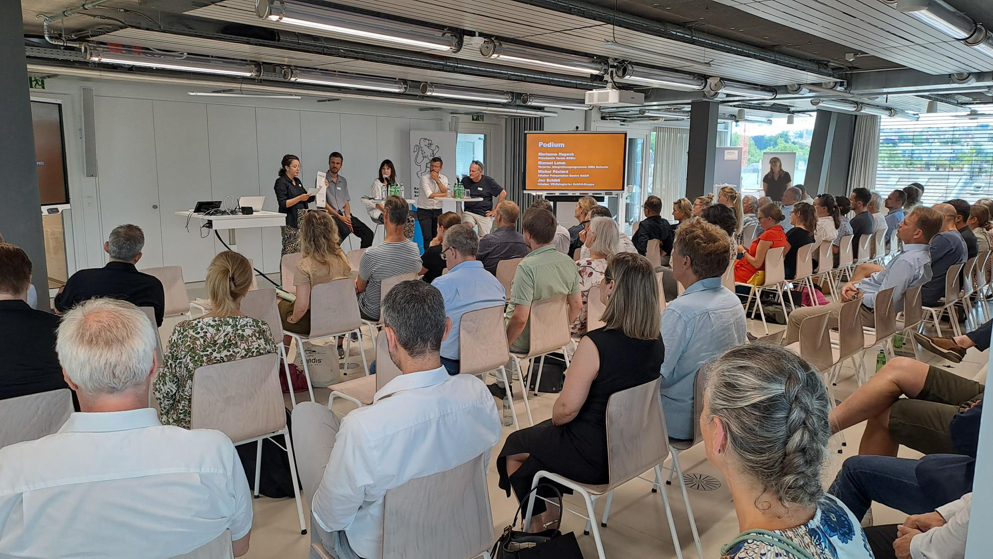 Aufnahme vom Saal mit Publikum