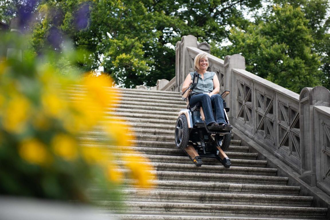 Treppensteigender Rollstuhl von Scewo