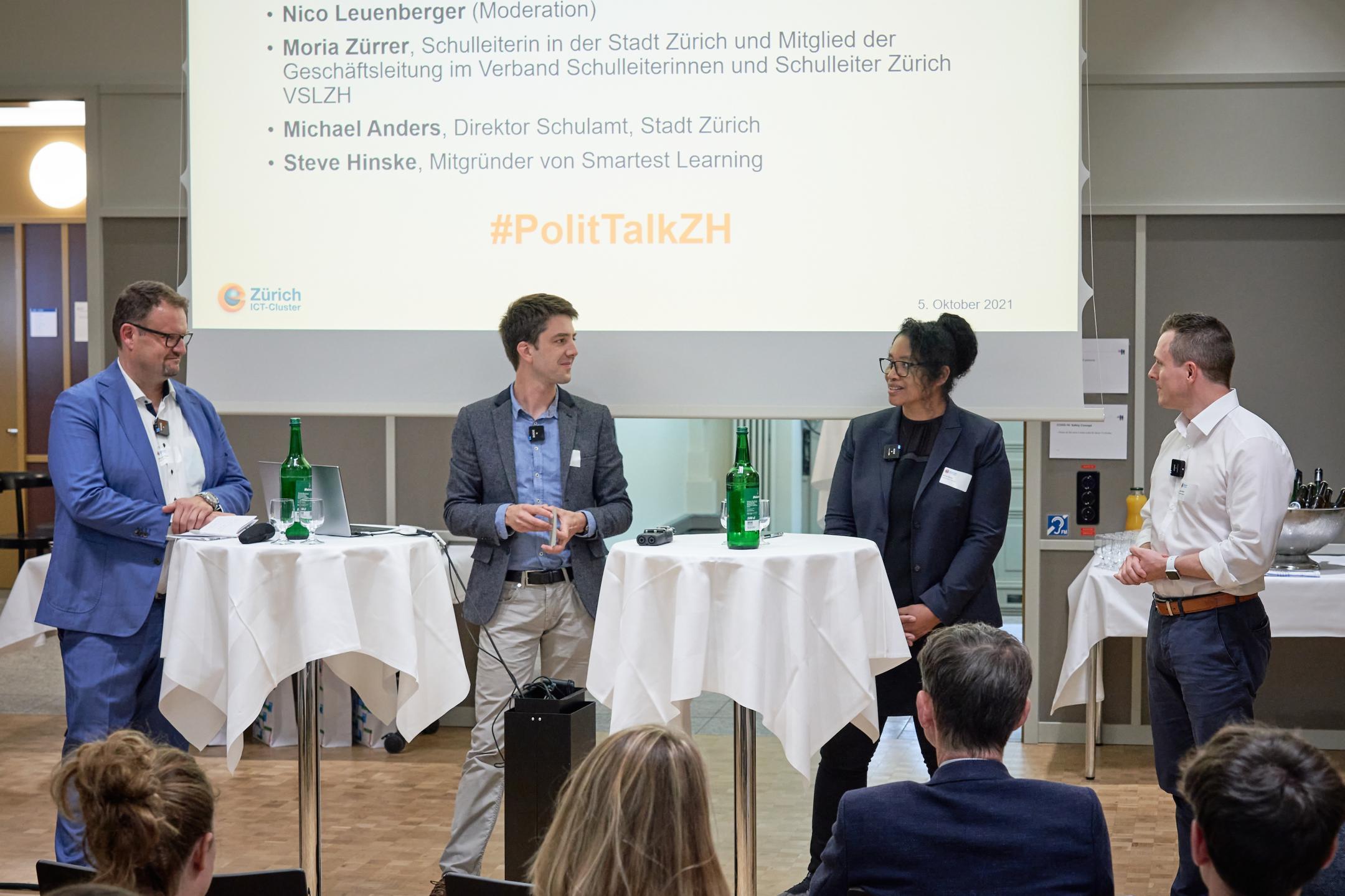 Die Panelisten und Panalistin in der Diskussion mit Moderator Nico Leuenberger