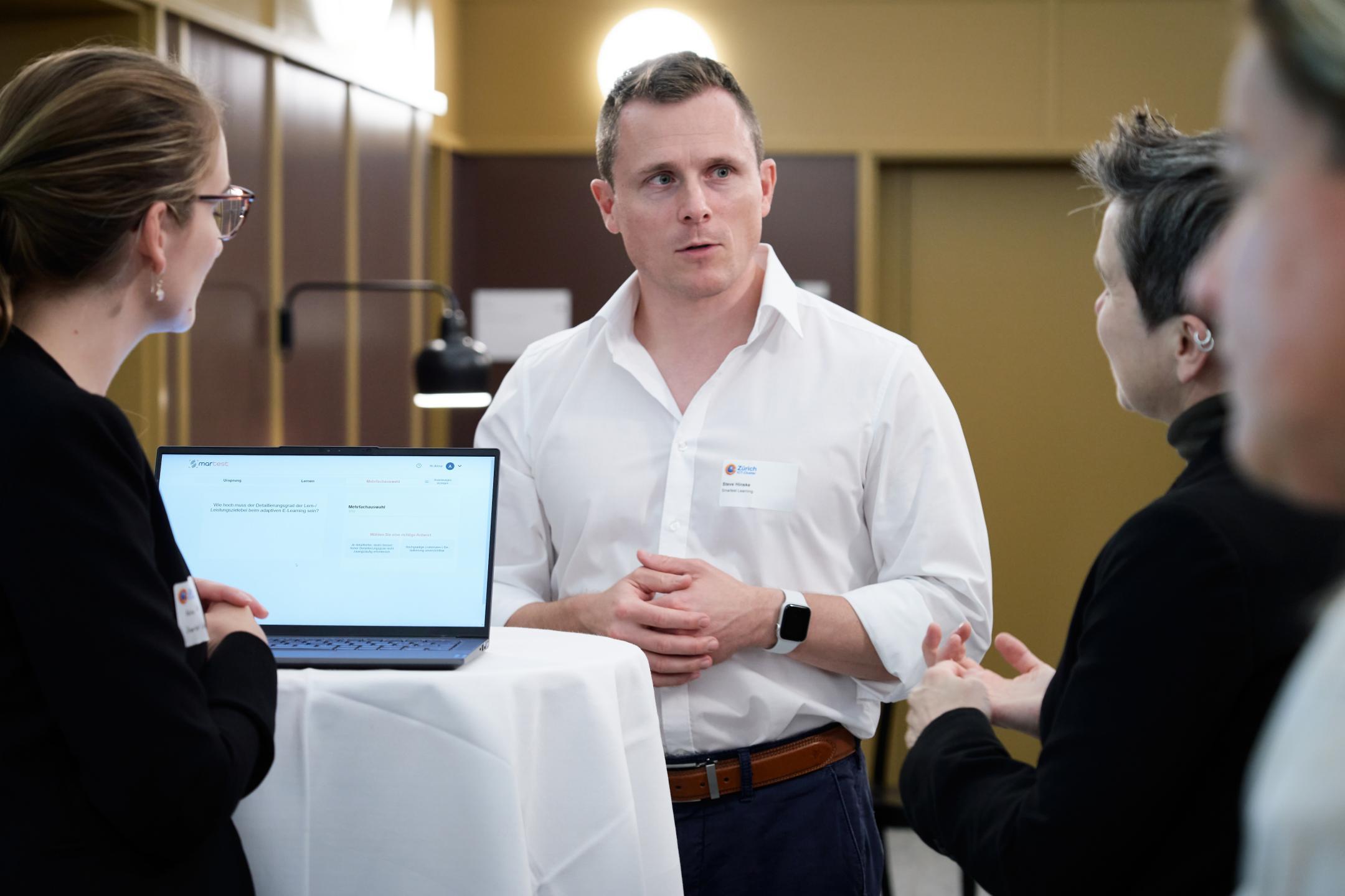 Steve Hinske erklärt das App von Smartest Learning