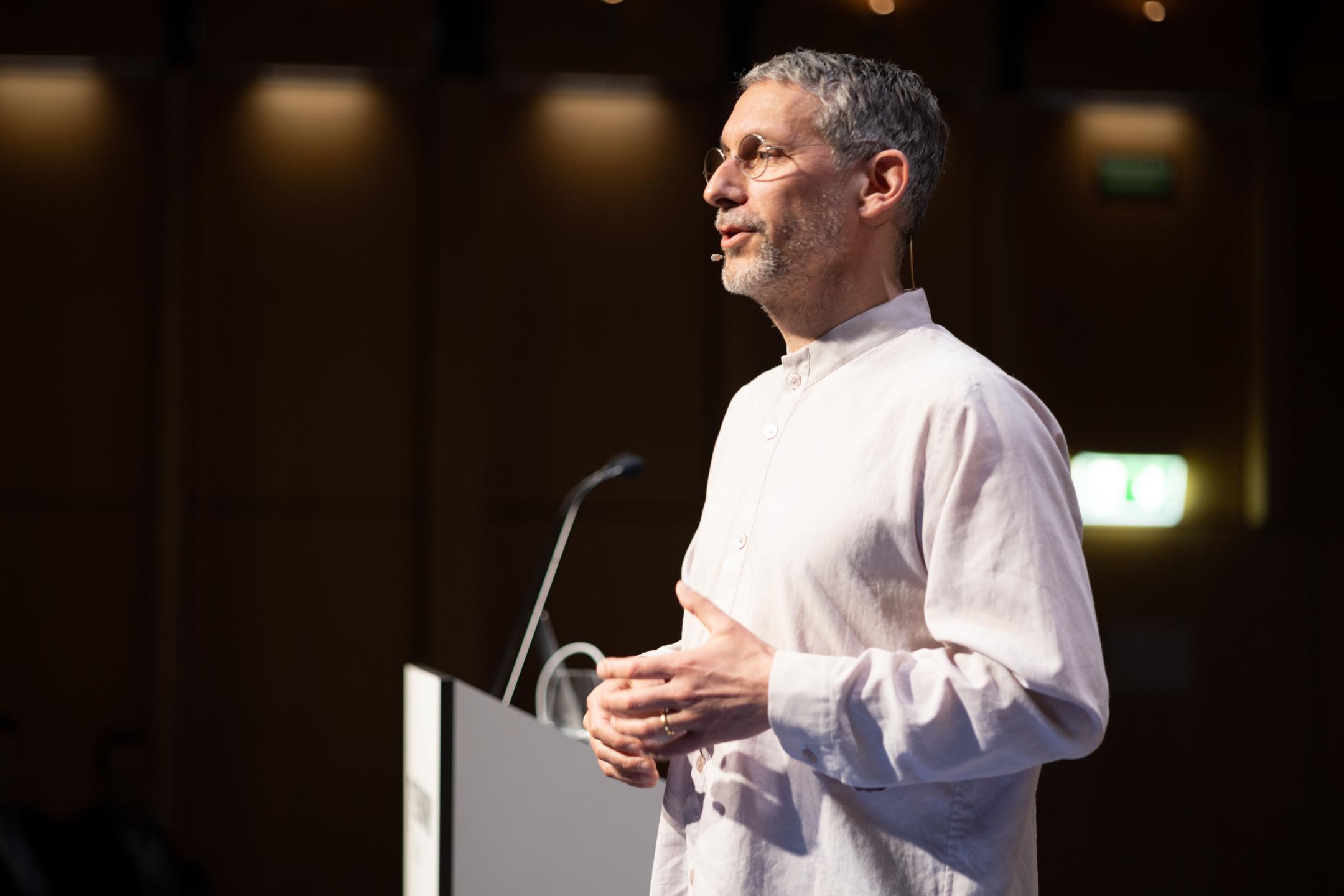 Speaker Sven Hirsch an der Life Science Zurich Impact Conference 2023