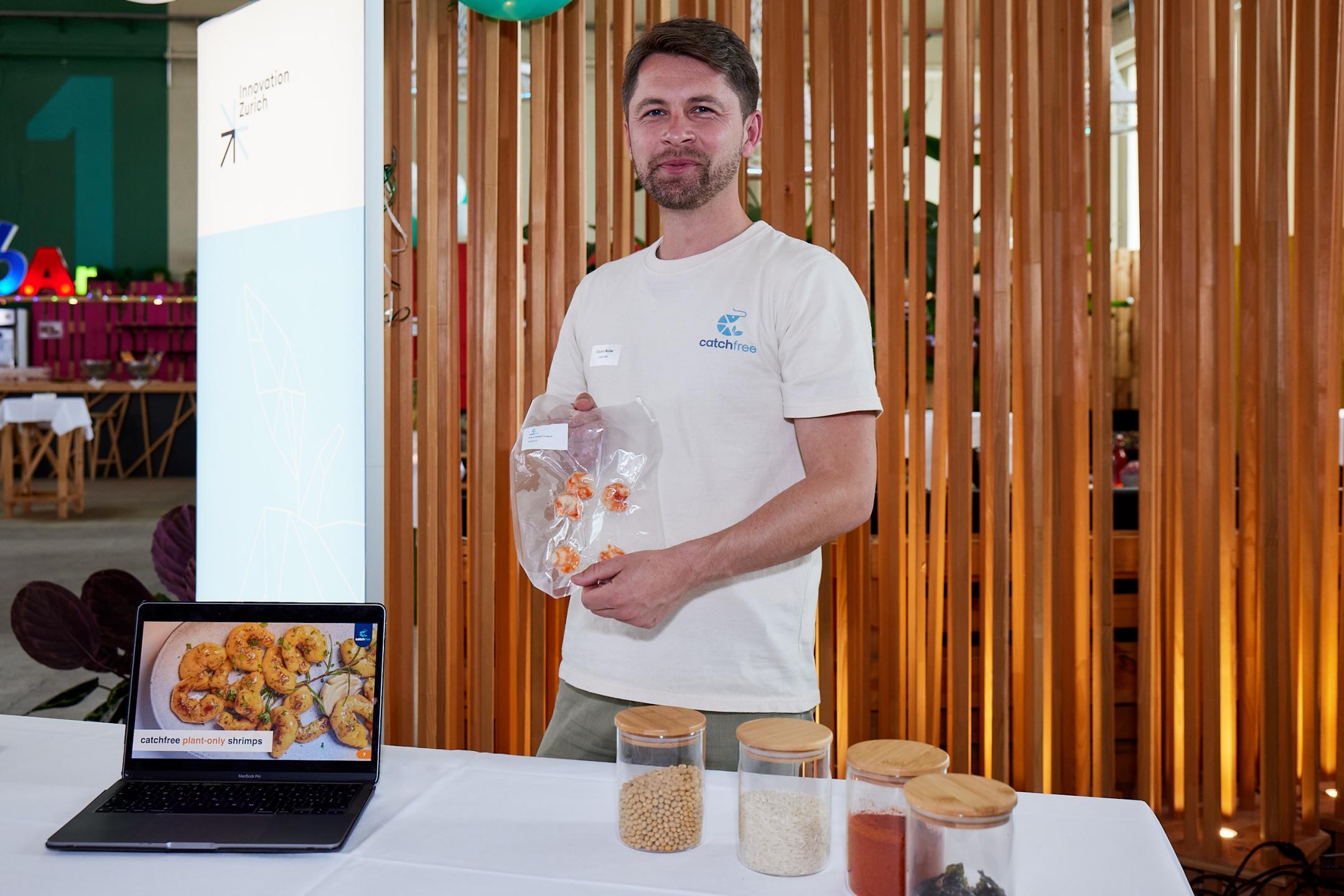 Catchfree entwickelt alternative Meeresfrüchteprodukte, die ökologisch unbedenklich sind und in Geschmack, Textur und Nährwert den echten Meeresfrüchten entsprechen.