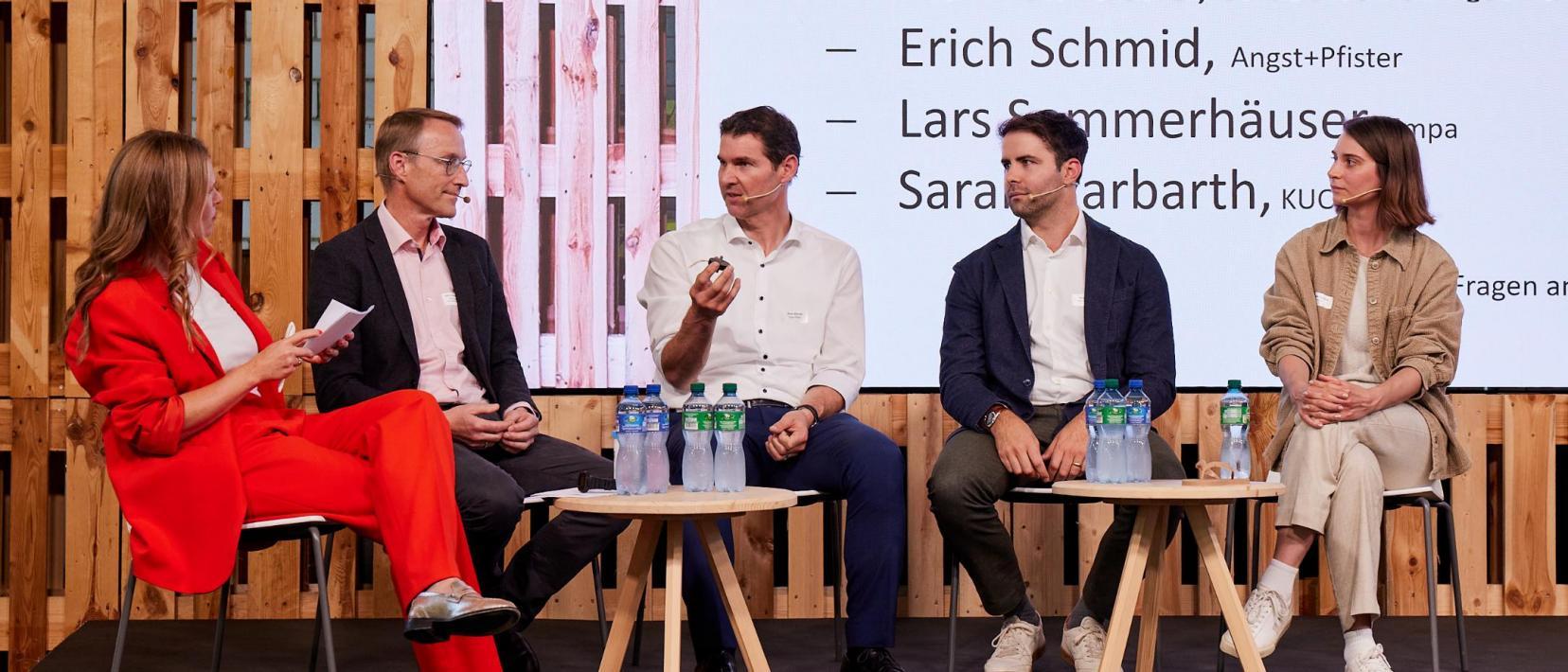 Paneldiskussion mit Kathrin Hönegger, Lars Sommerhäuser, Erich Schmid, Alban Muret und Sarah Harbarth (v.l.n.r.)