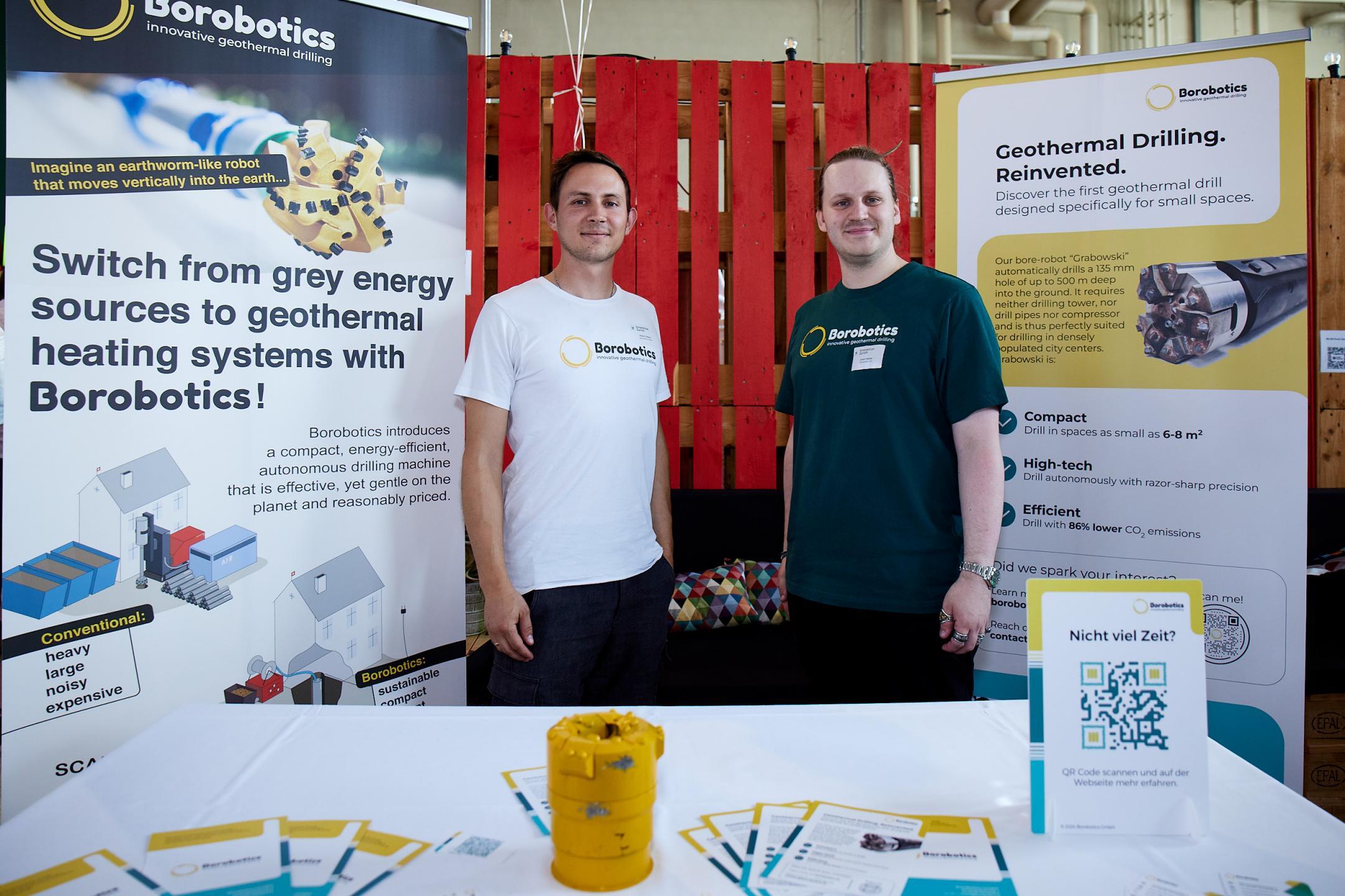 Justin Staller und Robin Vetterli, Maschinenbauingenieure von Borobotics. Bild: Tim Love Weber 