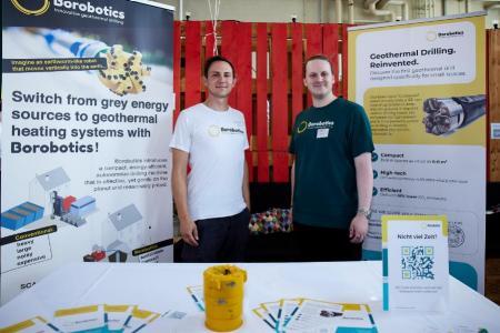 Justin Staller und Robin Vetterli, Maschinenbauingenieure von Borobotics. Bild: Tim Love Weber 