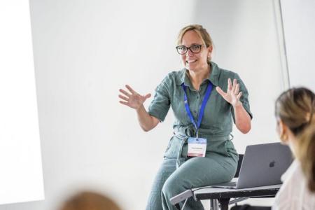Partnerin bei der Companymarket AG, Carla Jane Kaufmann, leitete den Workshop «Erfolgsstrategie für die Nachfolge im Unternehmens-Life-Cycle». 