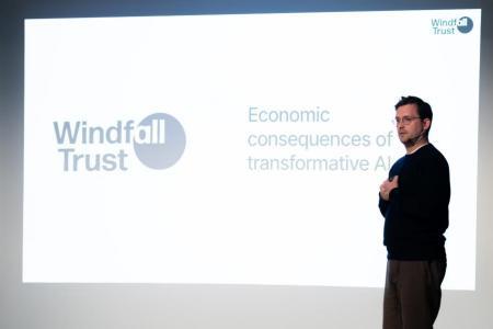 Danny Buerkli hält seine Präsentation