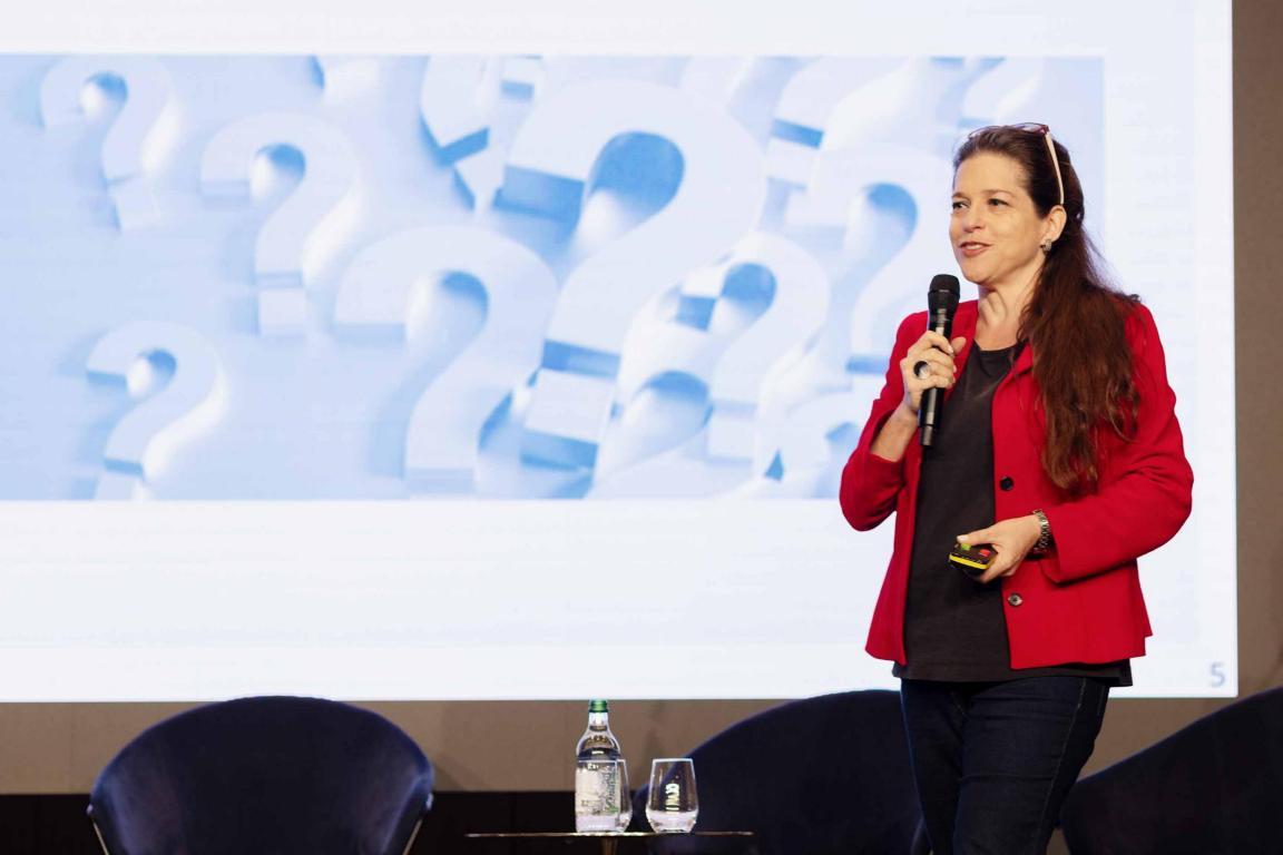 Dina Pomeranz auf der Bühne