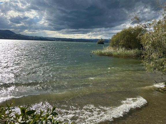 Dunkle Wolken über dem Zürichsee