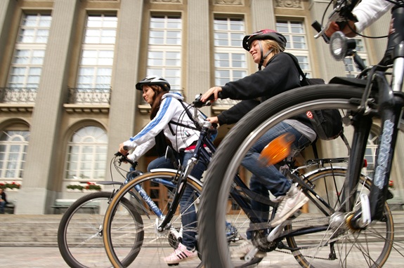 Sch&uuml;lerinnen und Sch&uuml;ler &ndash; unterwegs mit dem Velo