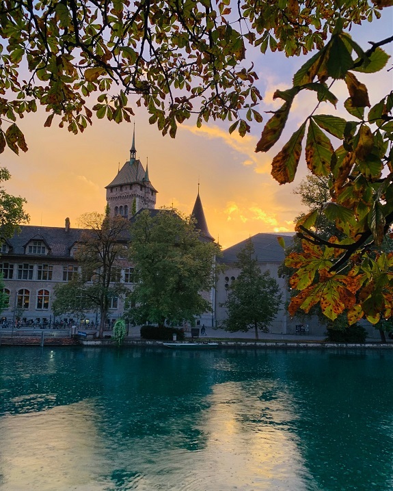 Abendstimmung über dem Landesmuseum Zürich