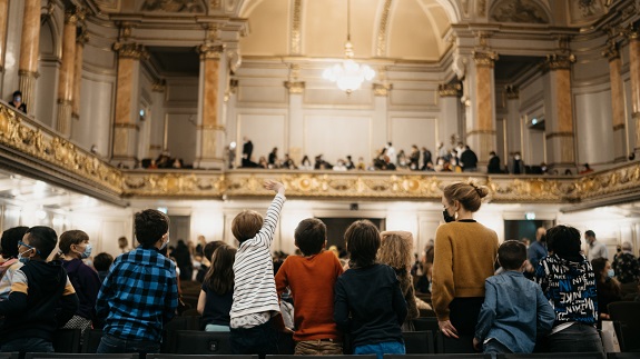 Kinder in der Tonhalle Zürich
